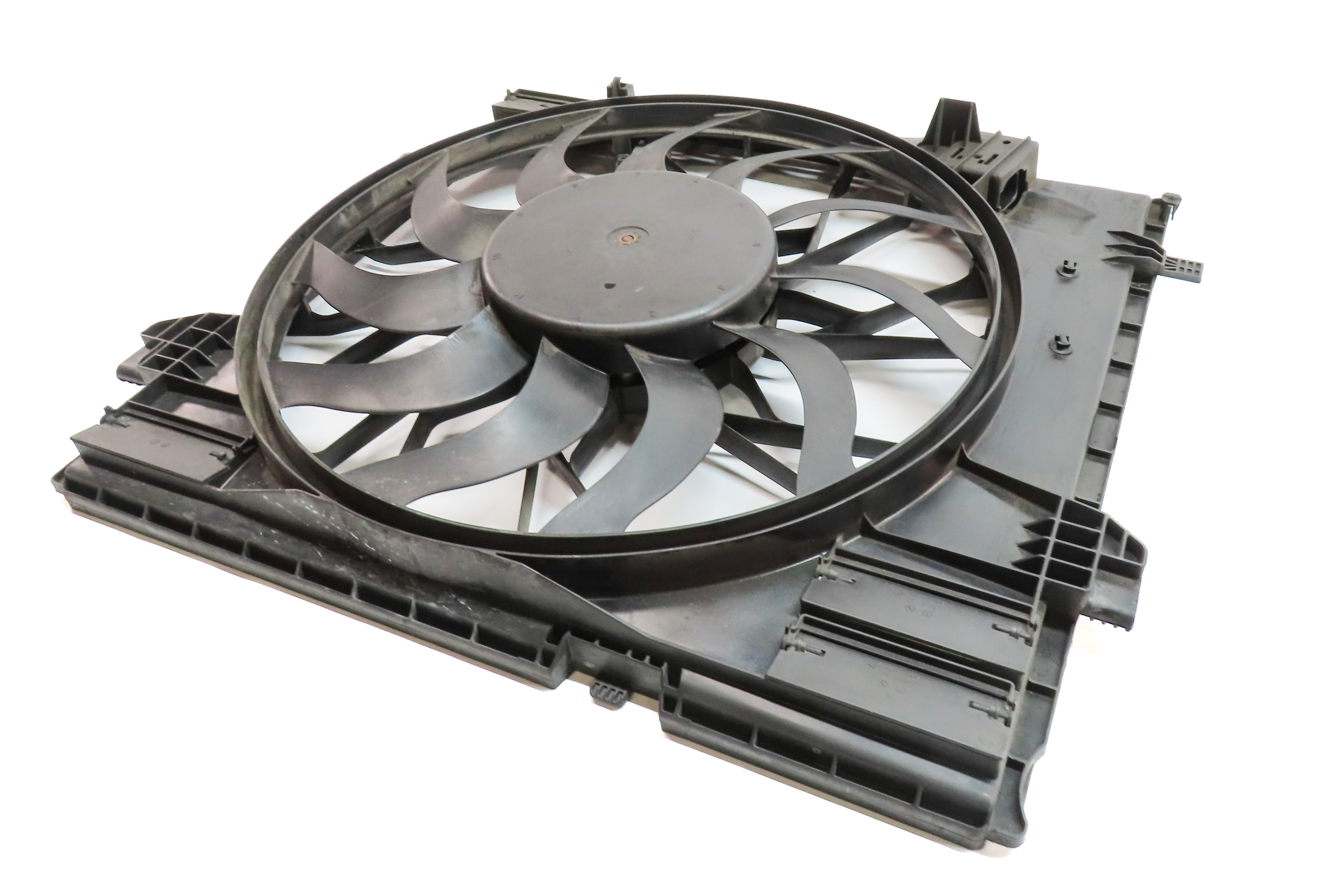 2013-2019 MERCEDES GL GLE ML CLASS (W166 X166) FRONT RADIATOR COOLING FAN MOTOR — exact item pictured
